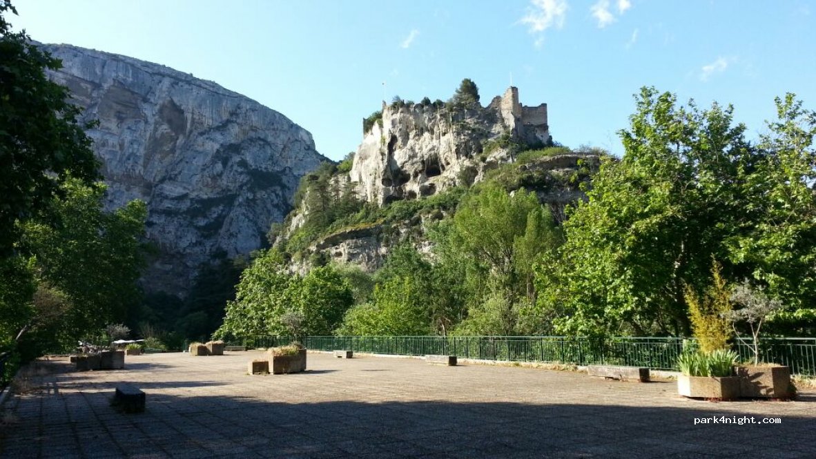(84800) Fontaine de Vaucluse - Route de Cavaillon — foto 2