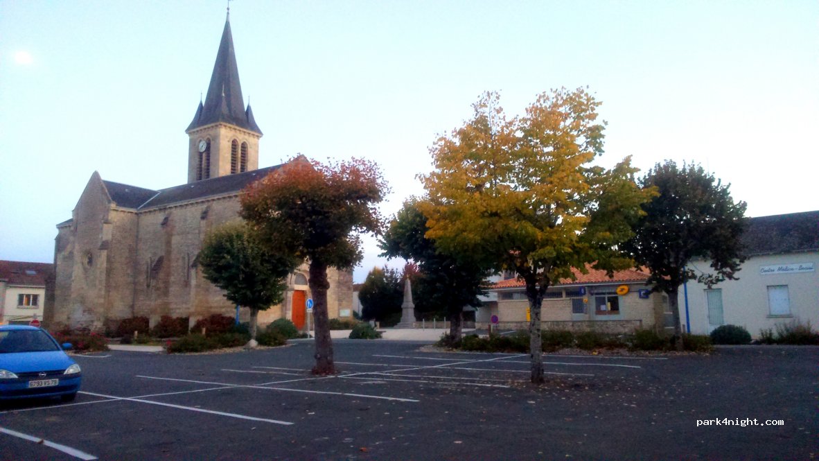 (79170) Brioux-sur-Boutonne - 51 Place du Champ de Foire — foto 3