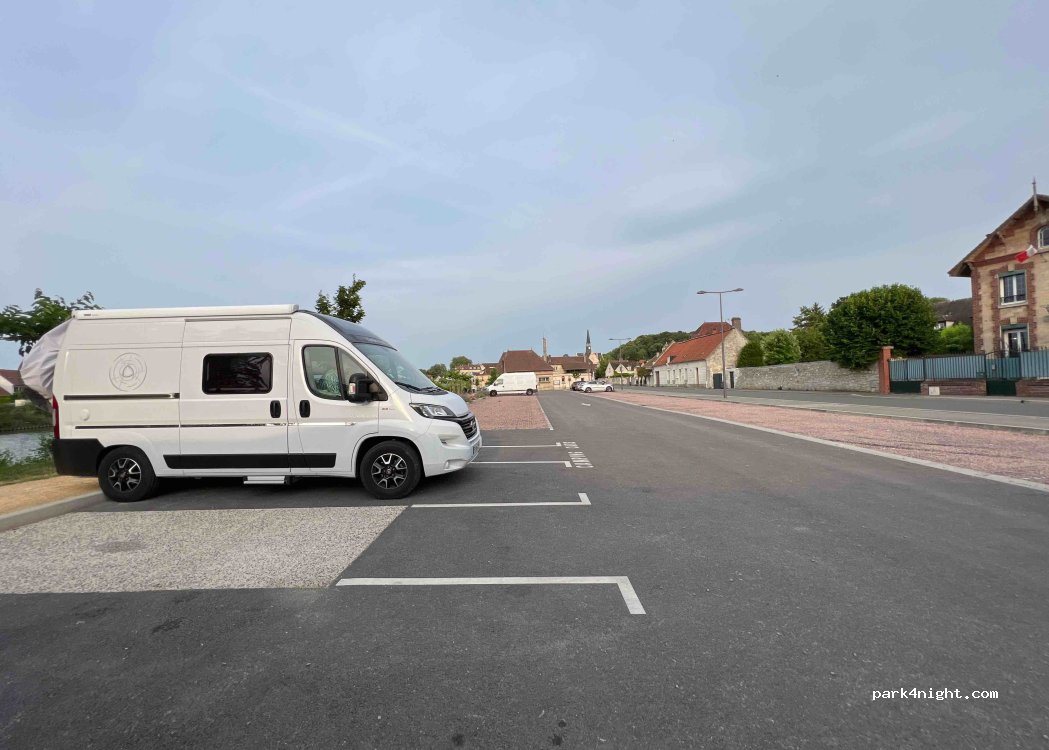 (60700) Pont-Sainte-Maxence - 18-41 Rue du Professeur Ramon — foto 2