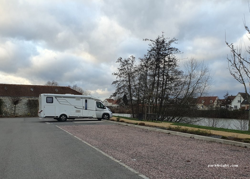 (60700) Pont-Sainte-Maxence - 18-41 Rue du Professeur Ramon — foto 3