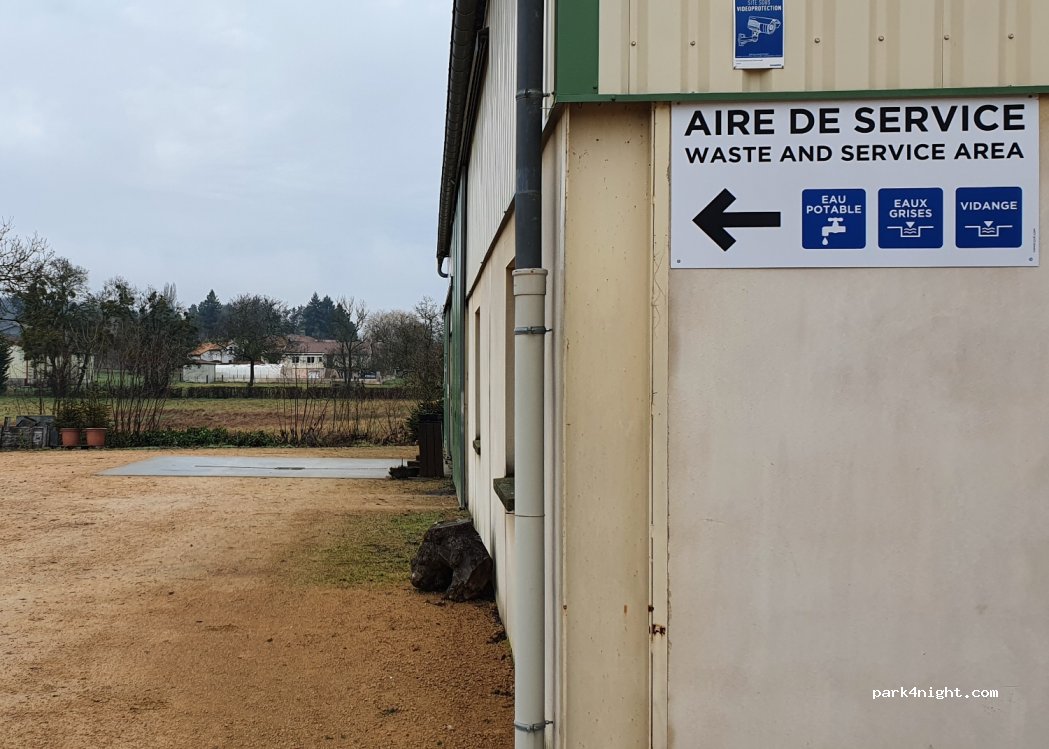 Aire de camping-cars Clessé — foto