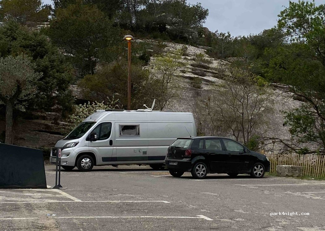 (13520) Les Baux-de-Provence - D27 — foto