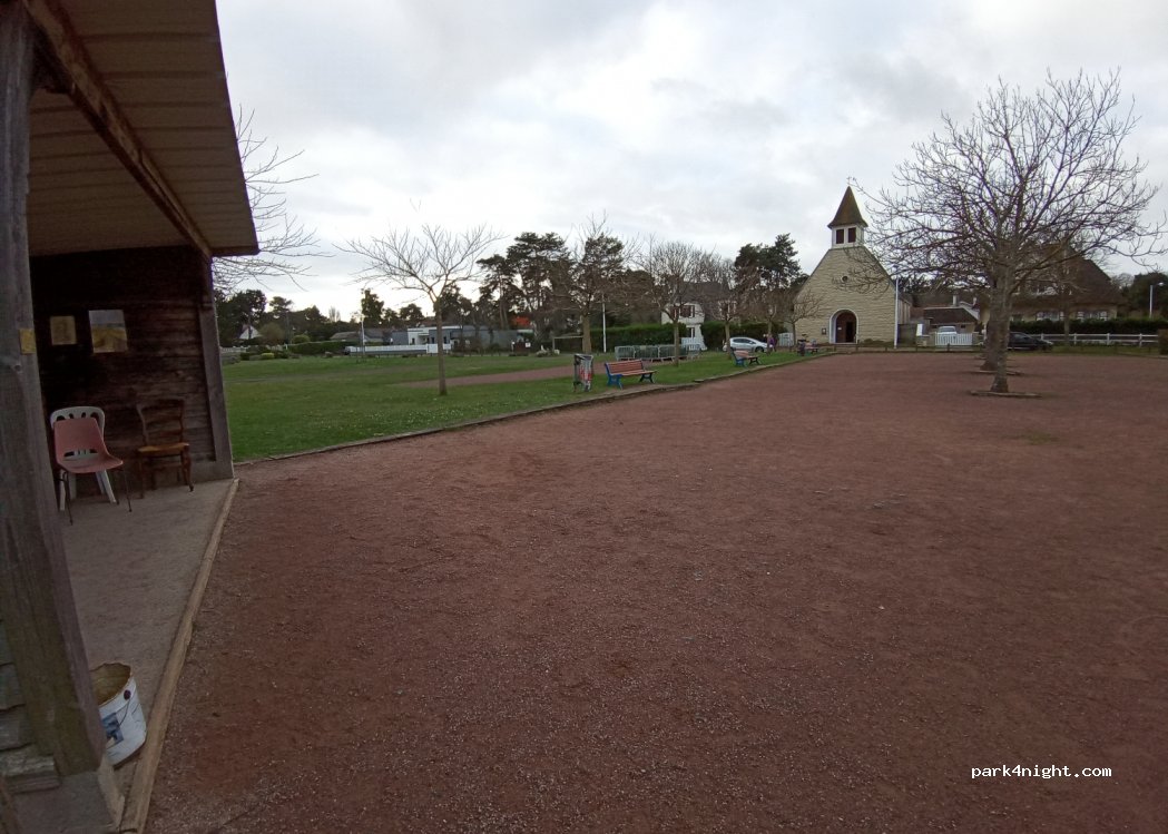 (14810) Merville-Franceville-Plage - 20 Place Camille Blaisot — foto 2