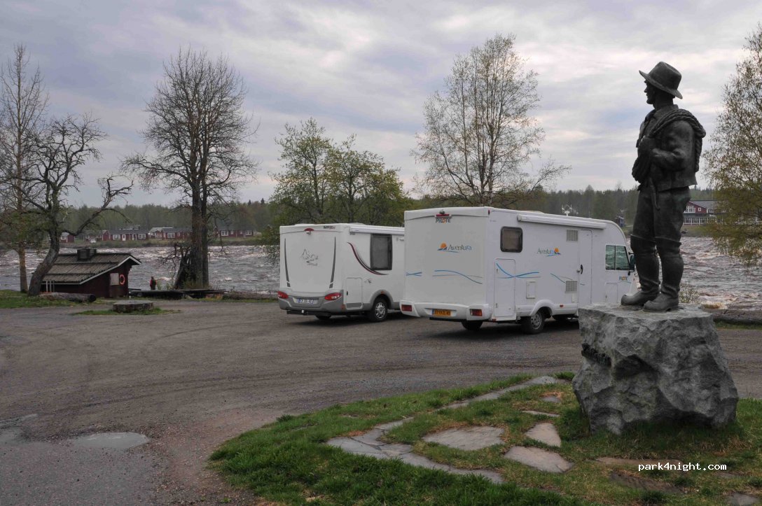(953 91)  - 76 Koskitie — foto