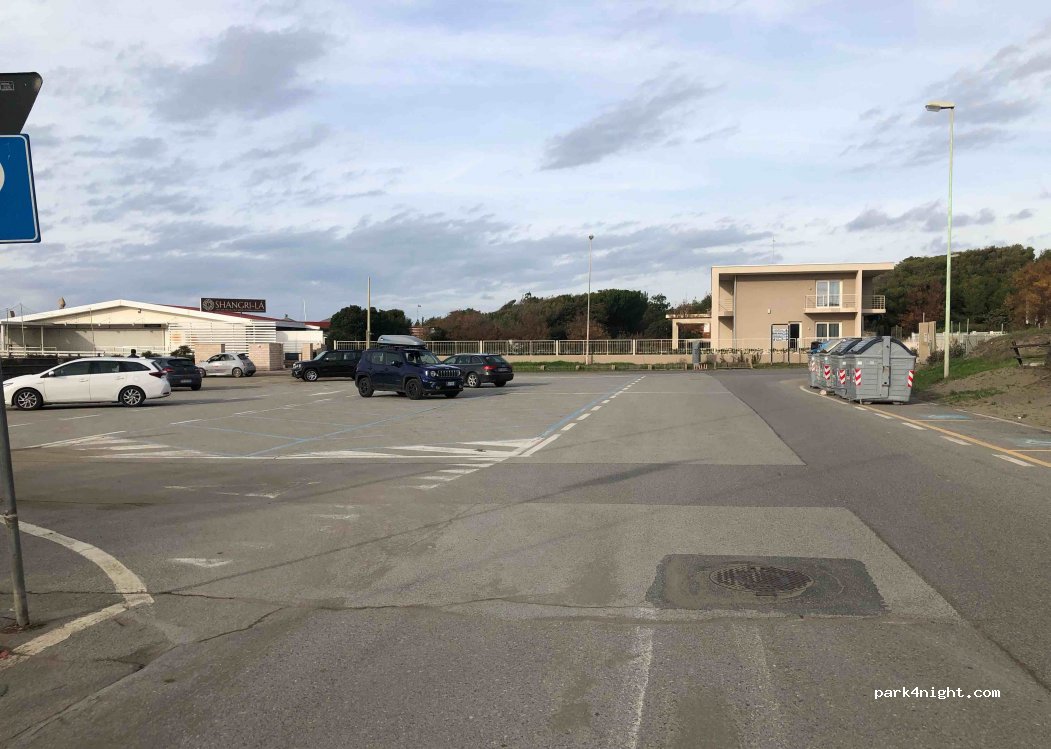 (57024) Marina di Castagneto Carducci - 26 Piazzale Magellano — foto
