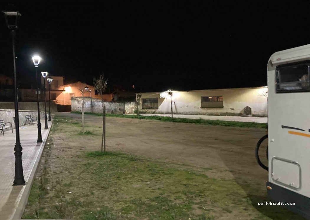(23213) Santa Elena - 21 Calle Cádiz — foto