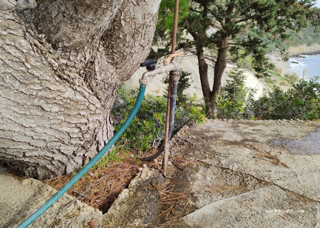 (240 04) Koroni - Unnamed Road — foto