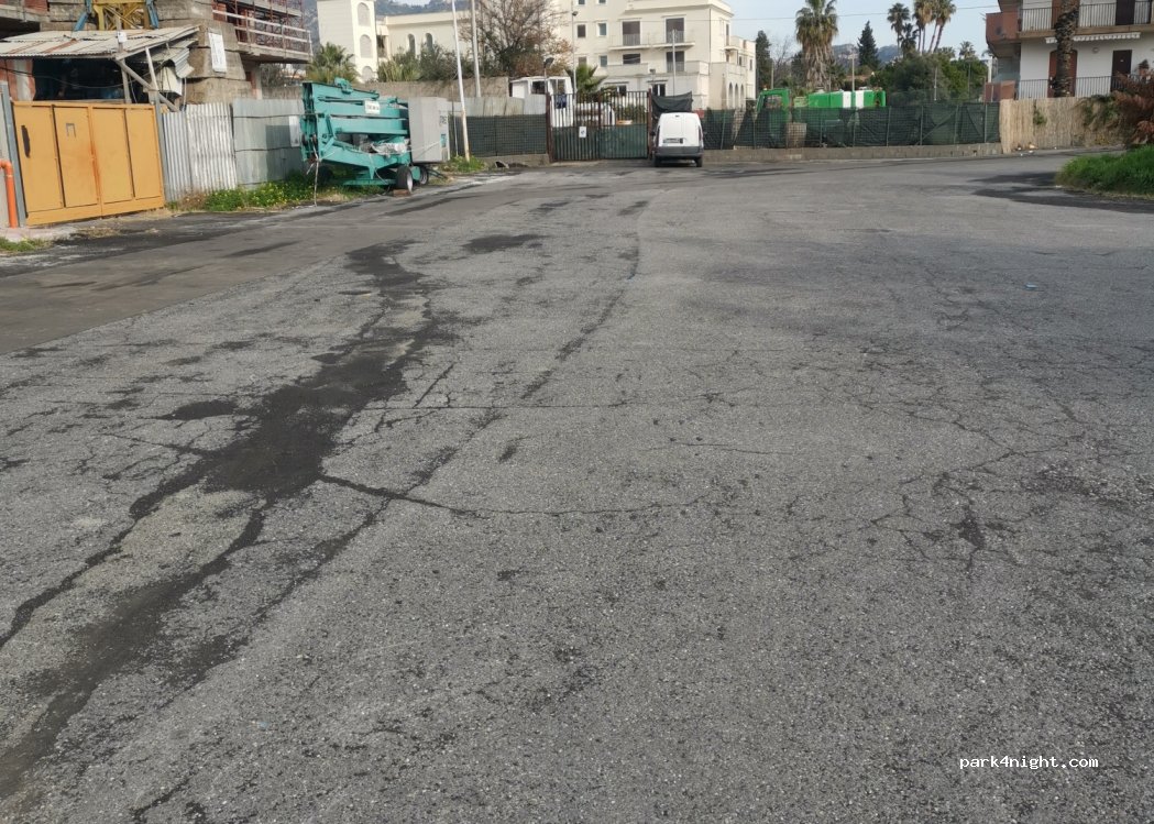 (98035) Giardini Naxos - 12 Viale Dionisio — foto