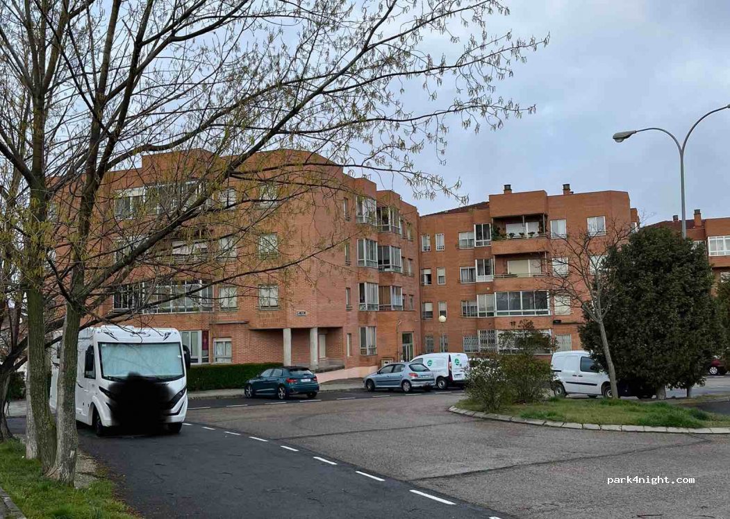 (40006) Segovia - Plaza Miguel de Unamuno 15-24 — foto 2