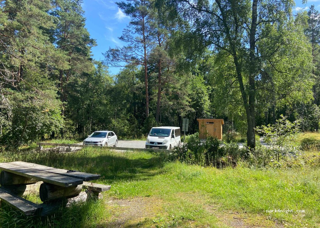 (153 95) Södertälje - — foto 4