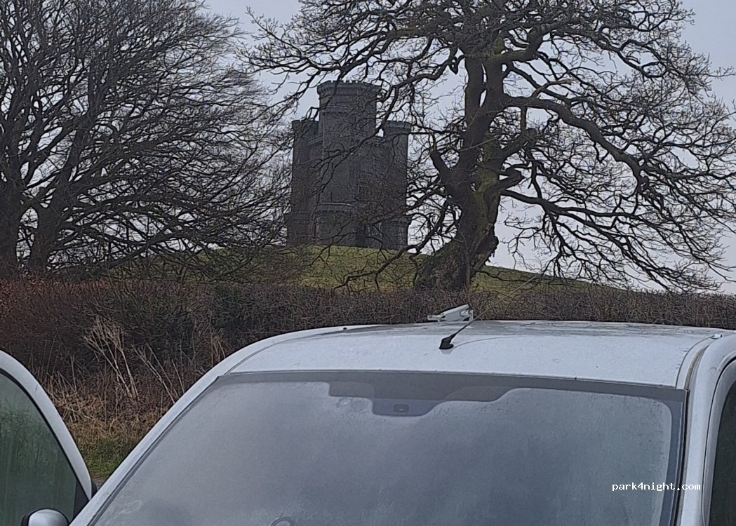 (SA32) Carmarthen - Unnamed Road — foto