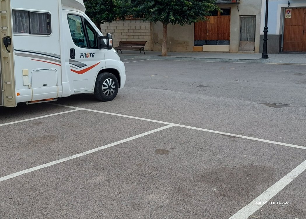 (12450) Jérica - 12 Avenida de la Constitucion — foto