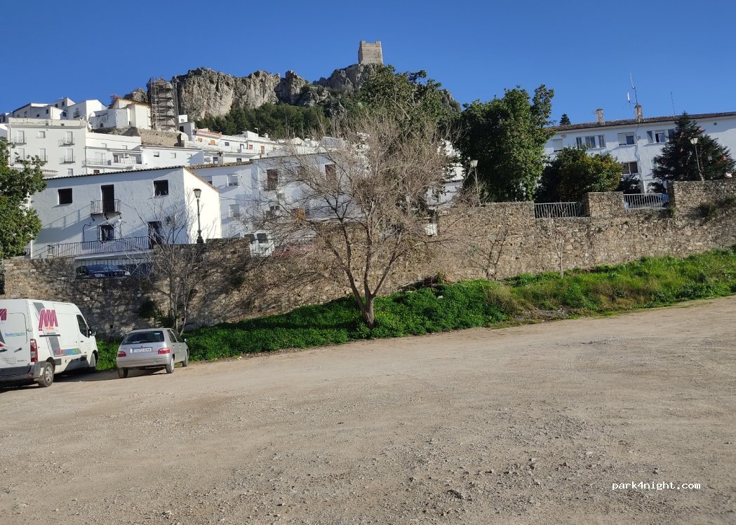 (11688) Zahara de la Sierra - 7 Avenida Andalucia — foto