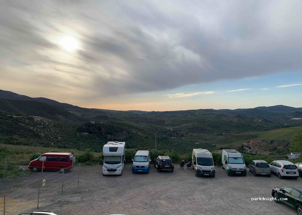 (11688) Zahara de la Sierra - 7 Avenida Andalucia — foto 2