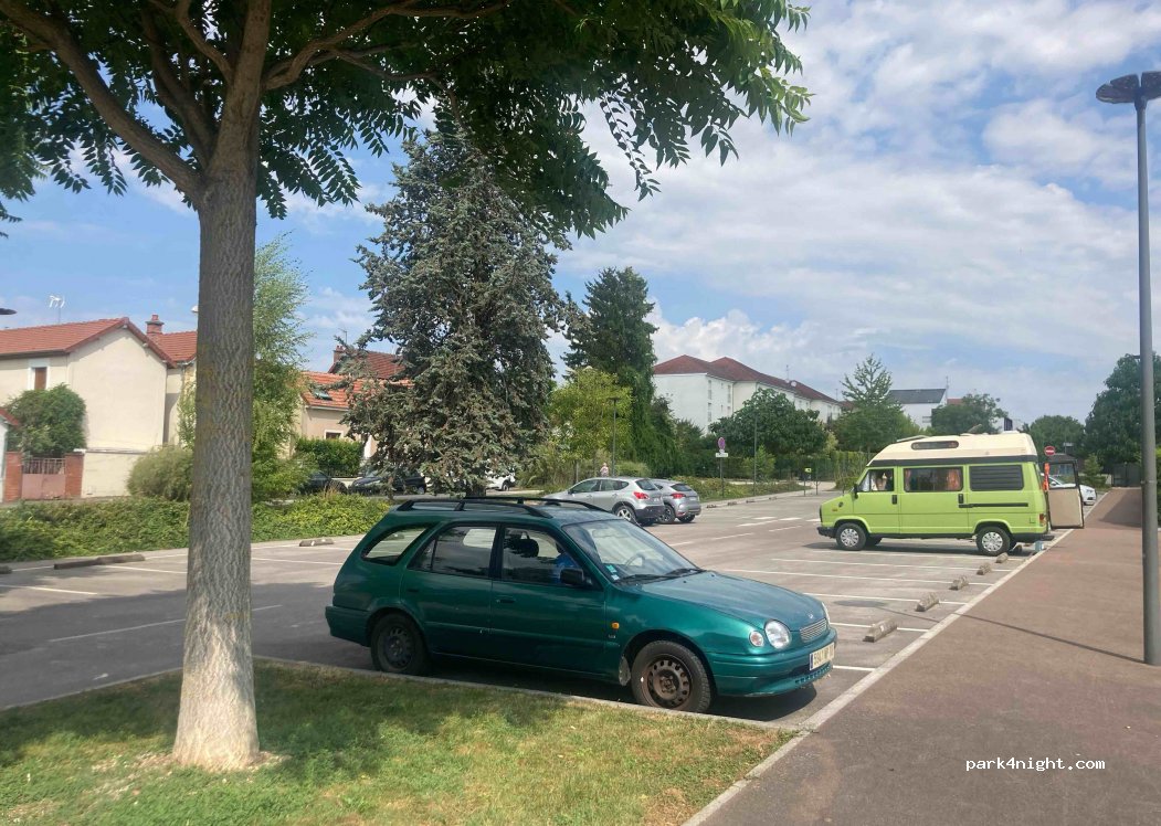 (10300) Sainte-Savine - 52 Rue Paul Doumer — foto 2