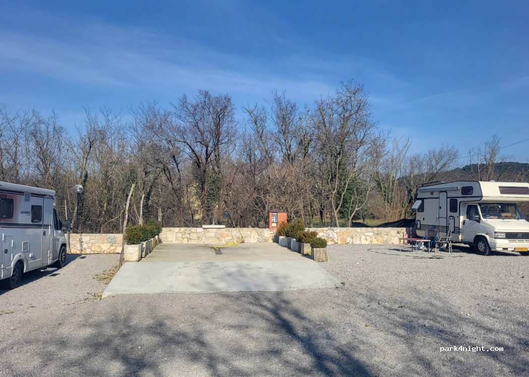 Gruden - Zbogar, agriturismo, vendita formaggi, carne, salumi, vino, verdura — foto 3