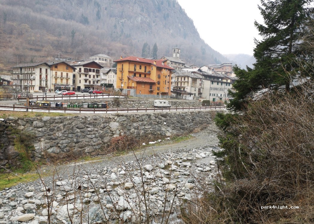 (10080) Ronco Canavese - Via Roma, 9 — foto