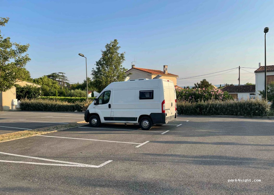 (11000) Carcassonne - 1 Rue du Canal — foto 2