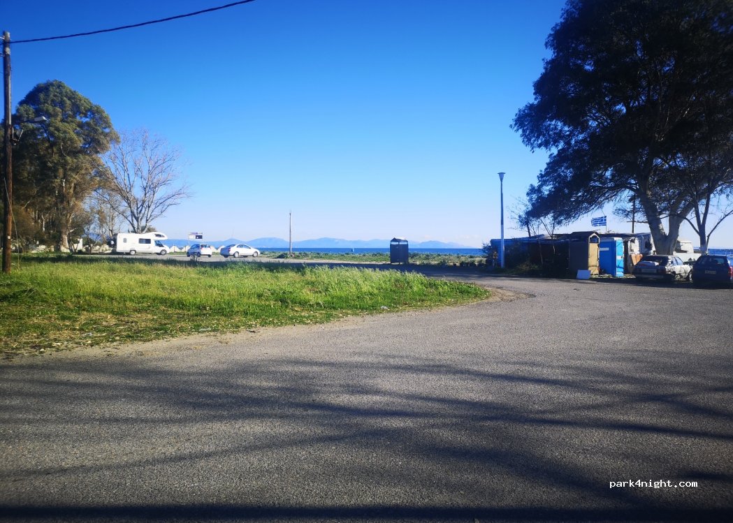 (230 51) Trinisa - Unnamed Road — foto
