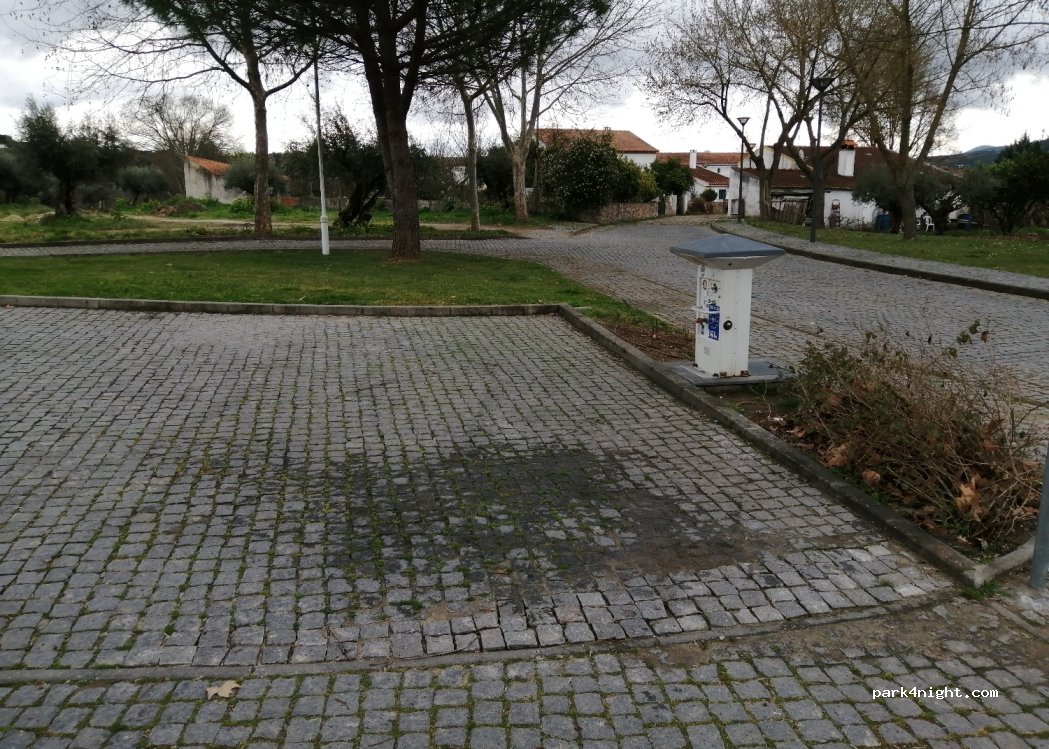 () Vila Velha de Rodão - 167 Rua do Porto do Tejo — foto 2