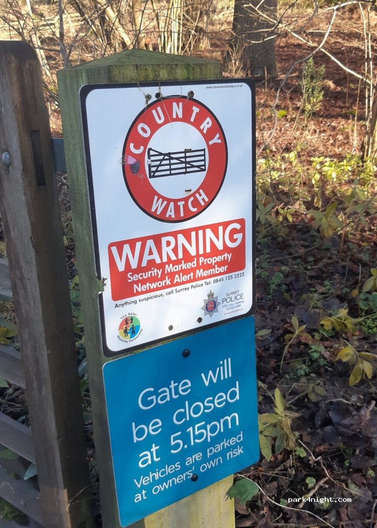 (GU3 1DJ) Compton - Down Lane — foto