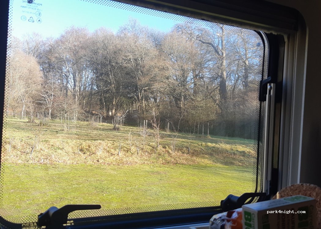 (GU3 1DJ) Compton - Down Lane — foto 2