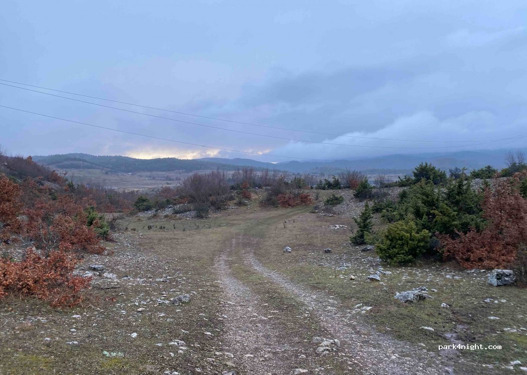 () Ujëbardhë - Unnamed Road — foto 3