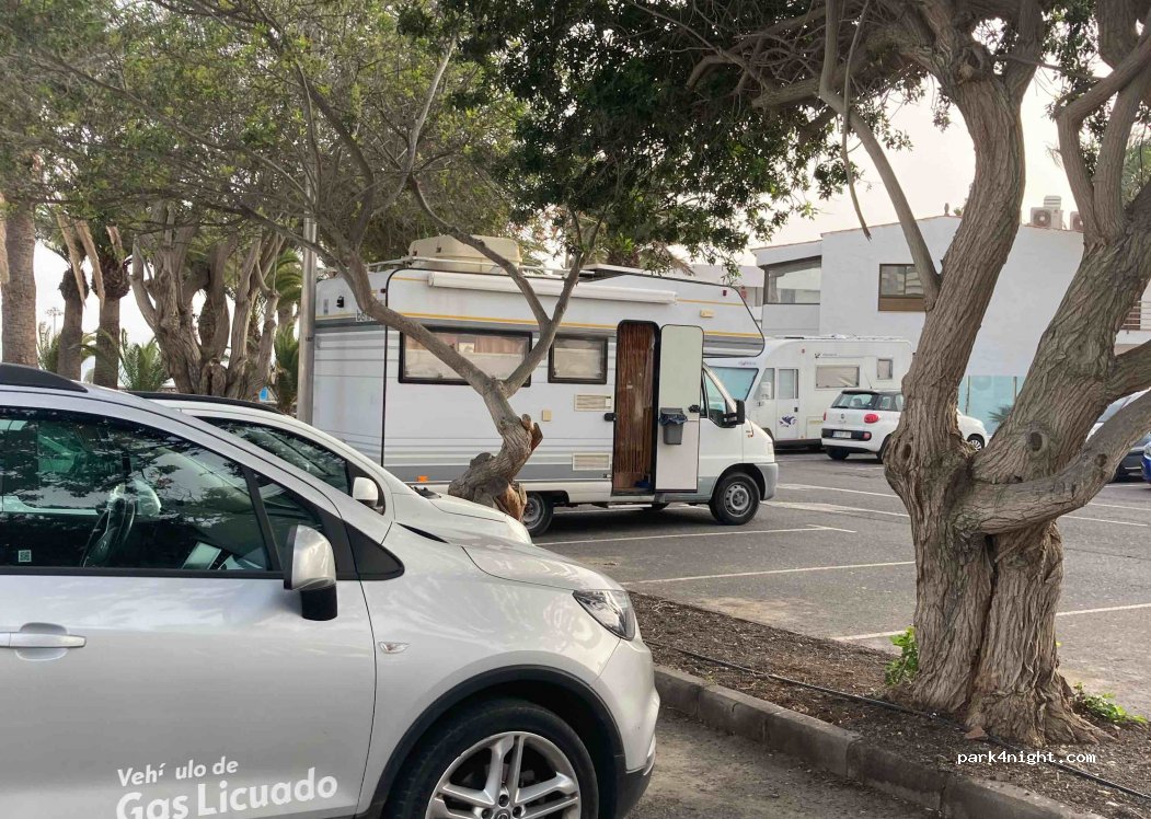 (35100) Maspalomas - 4 Avenida de Bonn — foto