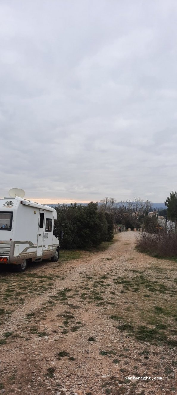 (13890) Mouriès - 4 Le Castellet 3 — foto 2