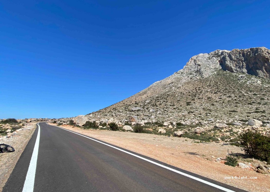(230 53) Monemvasia - Unnamed Road — foto