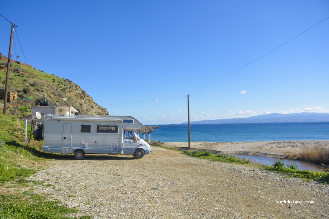(340 01) Potami - Unnamed Road — foto