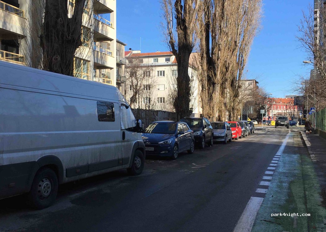 (821 08) Ružinov - 2 Metodova — foto
