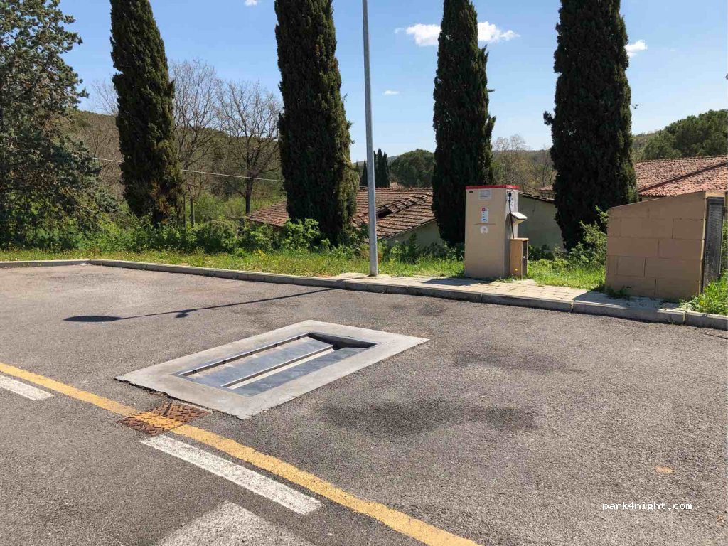 Area Sosta Camper - Monteriggioni — foto