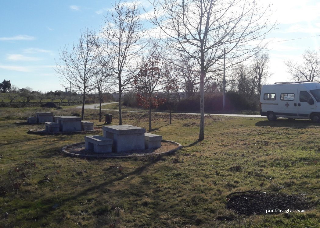 (5200) Bemposta - Unnamed Road — foto