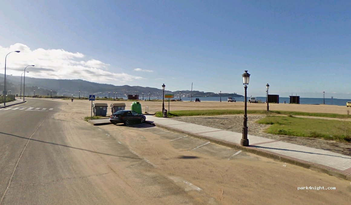 (36370) Nigrán - 80 Avenida Praia America — foto