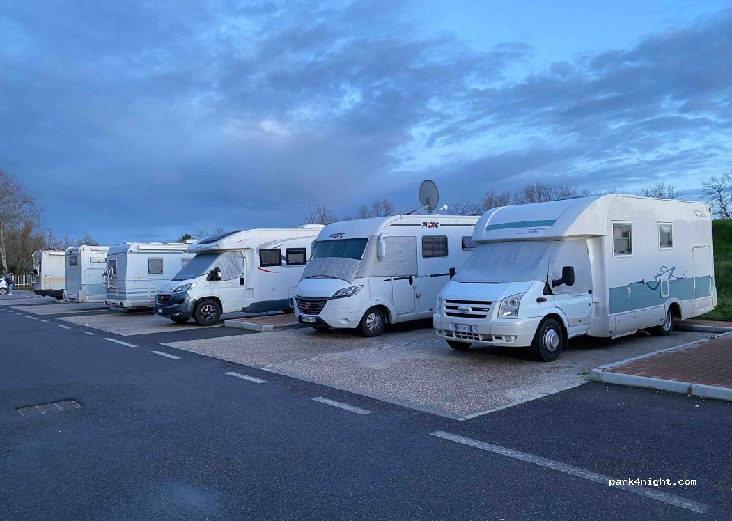 Area Sosta Camper Adria — foto 4