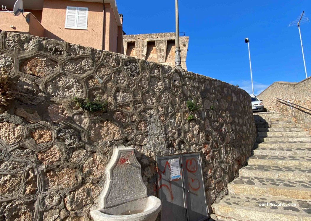 (58019) Porto Santo Stefano - 7 Piazza del Governatore — foto