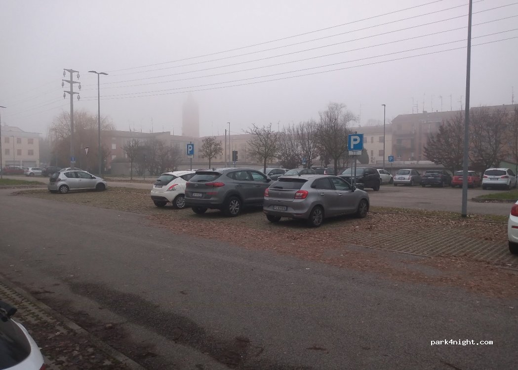 (44123) Ferrara - 5 Via Montefiorino — foto