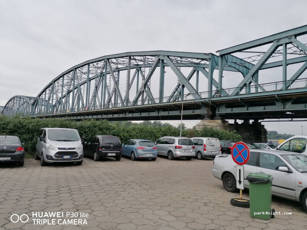 (87-100) Toruń - 16A Bulwar Filadelfijski — foto