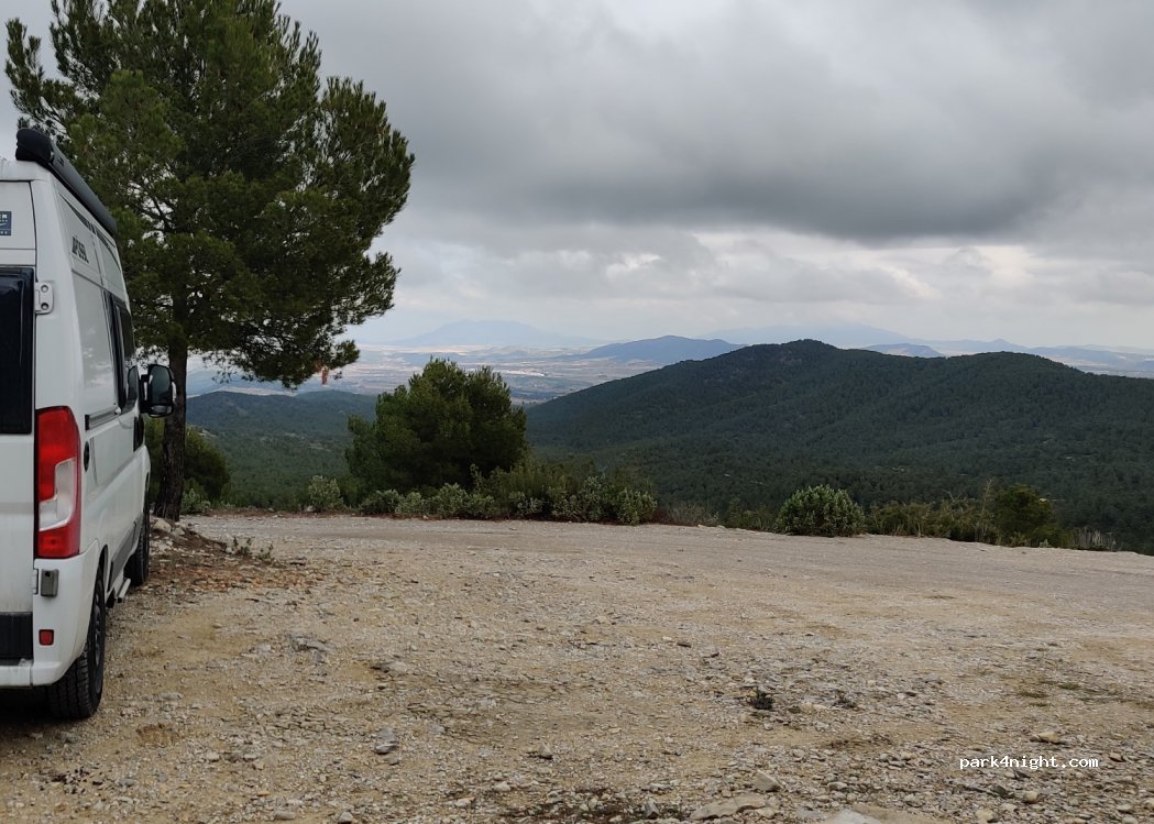 (30430) Burete - Unnamed Road — foto