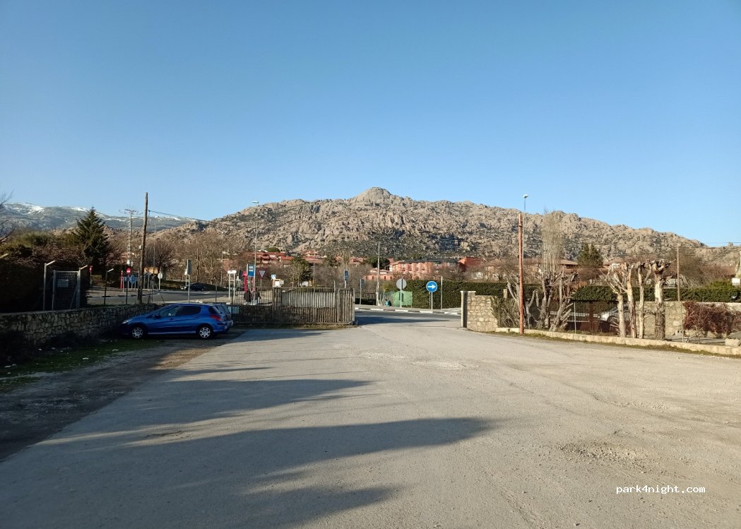 (28410) Manzanares el Real - — foto 2