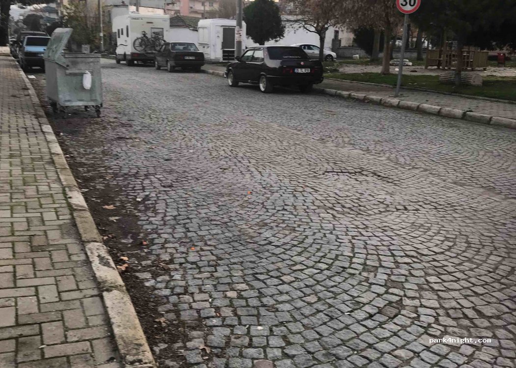 (35700) İzmir - 2 2. Göçmen Sokak — foto
