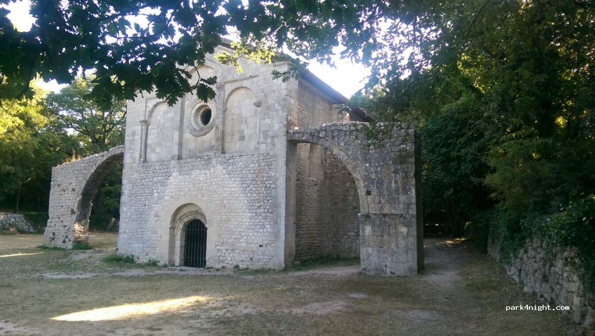 (26700) La Garde-Adhémar - Route du Val des Nymphes — foto 3