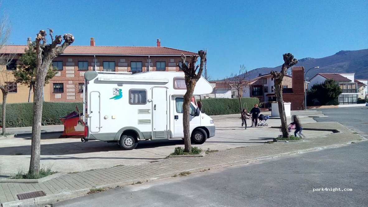 (40500) Riaza - Calle Cañada la Estación — foto