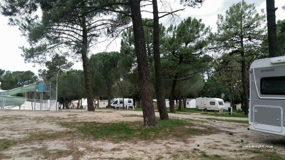 Camping la Pinéde en Provence — foto 2
