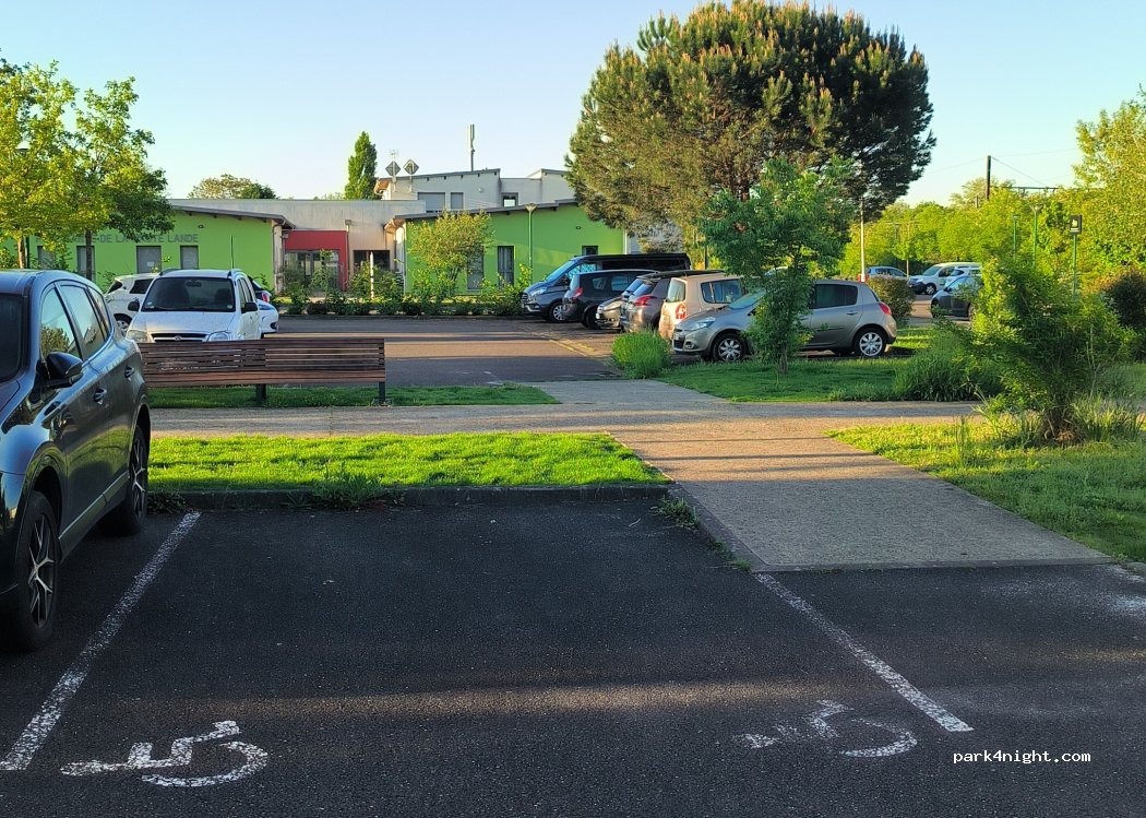 (40210) Labouheyre - 107 Impasse de la Gare — foto 2
