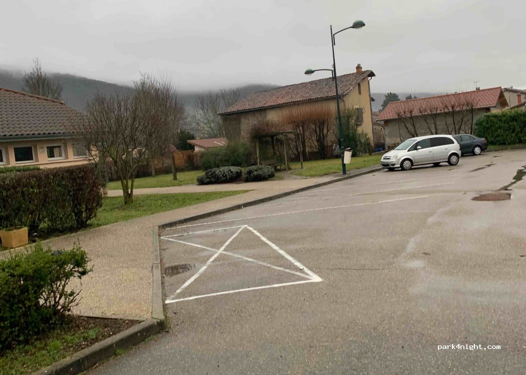 (01250) Tossiat - 74 Rue Louis François Jambon — foto