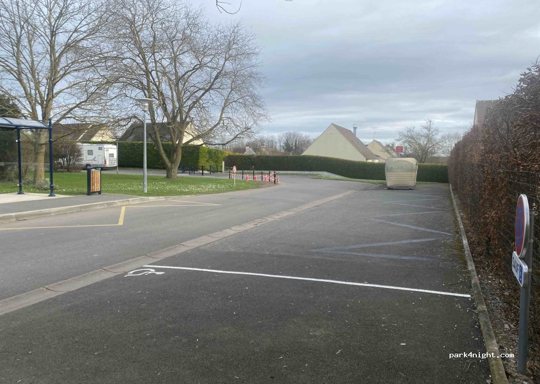 (60820) Boran-sur-Oise - All. de l'Enclos — foto