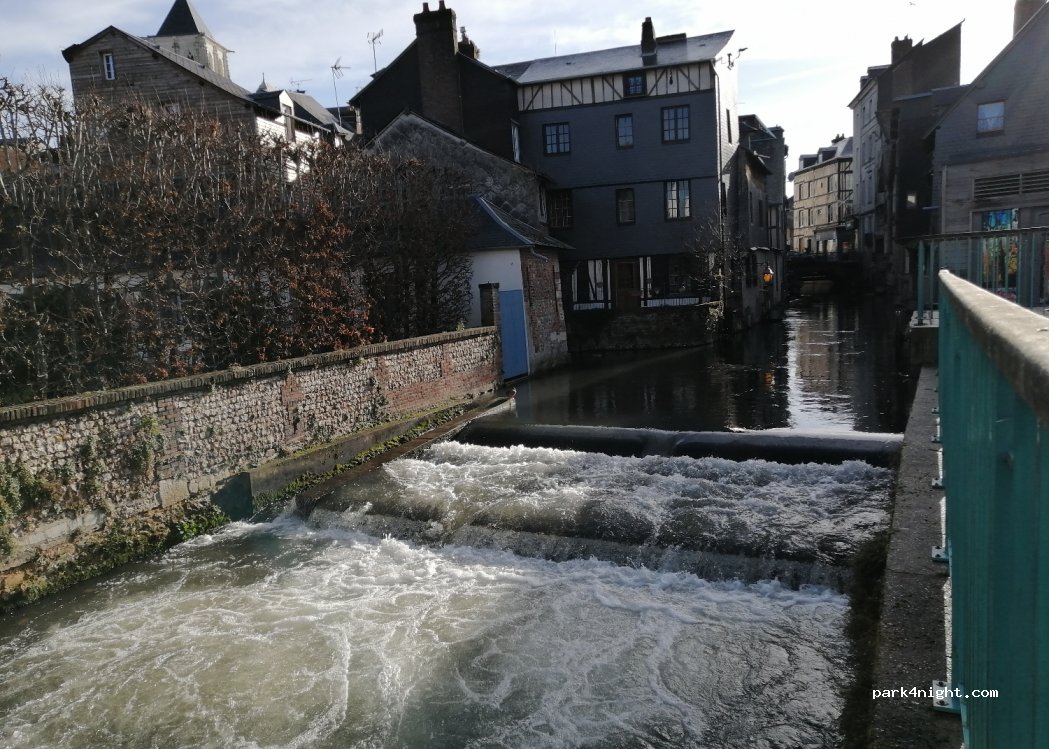 (27500) Pont-Audemer - 4 Rue Augustin Hébert — foto 3