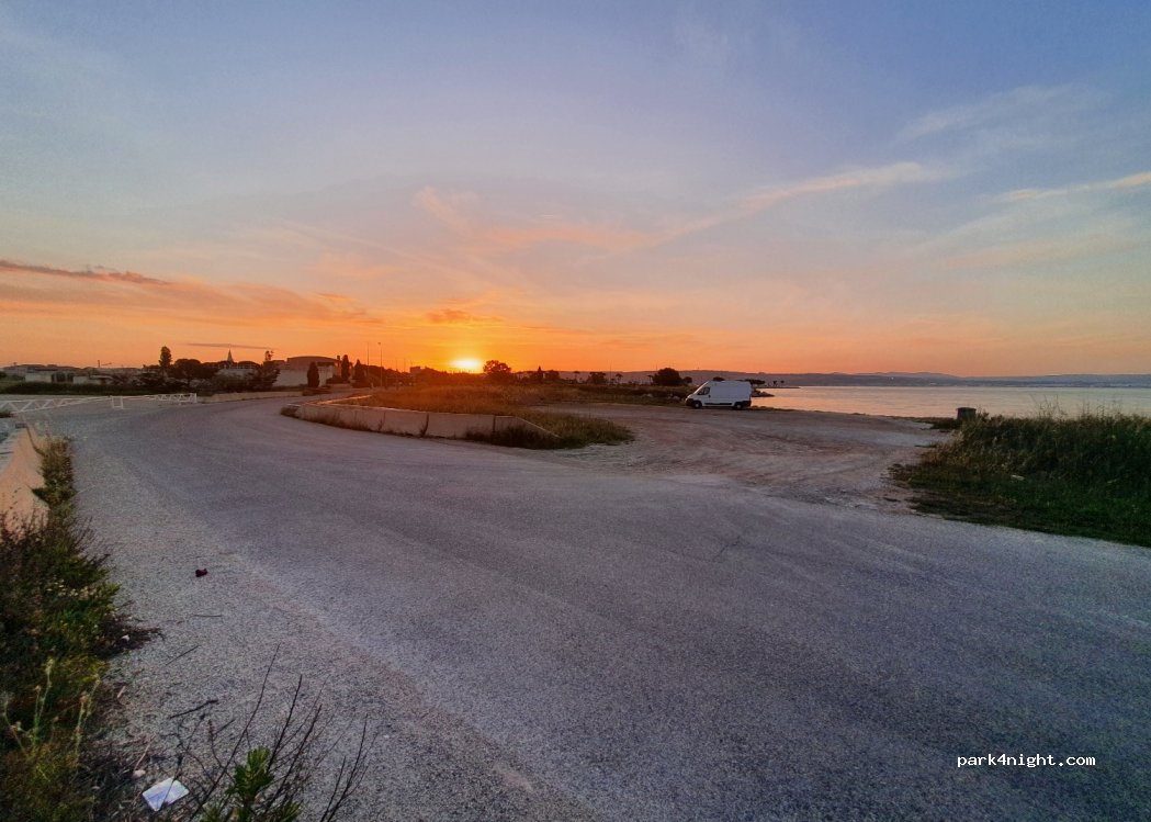 (13130) Berre-l'Étang - Rte du Grand Port — foto 2